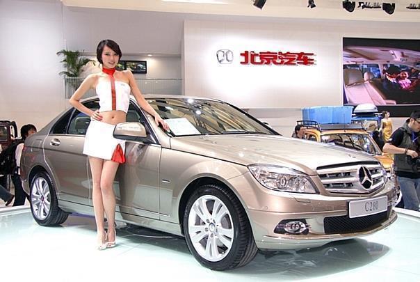 Beliebtes Showobjekt in China: Fahrzeuge der Stuttgarter Premiumschmiede. Foto: auto-reporter.net